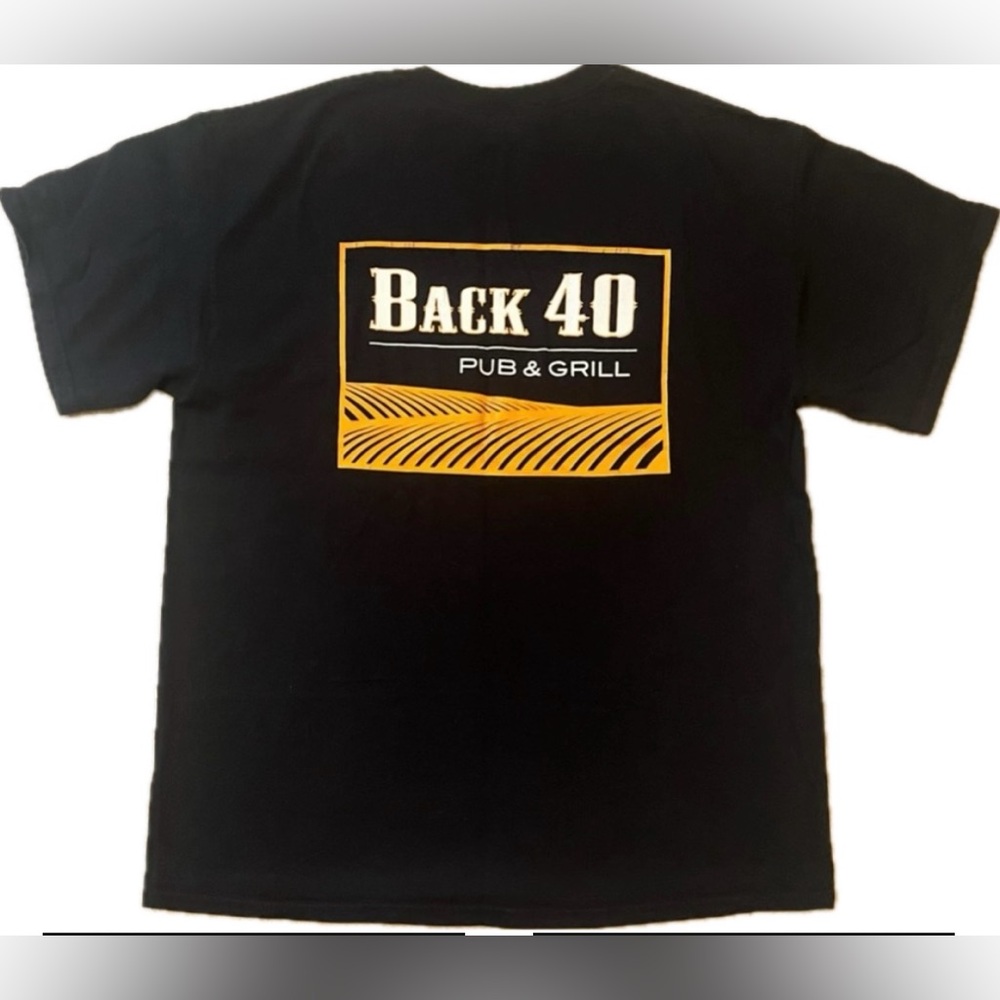 Men’s Back 40 Pub & Grill black short sleeve tee. Excellent condition. Size XL